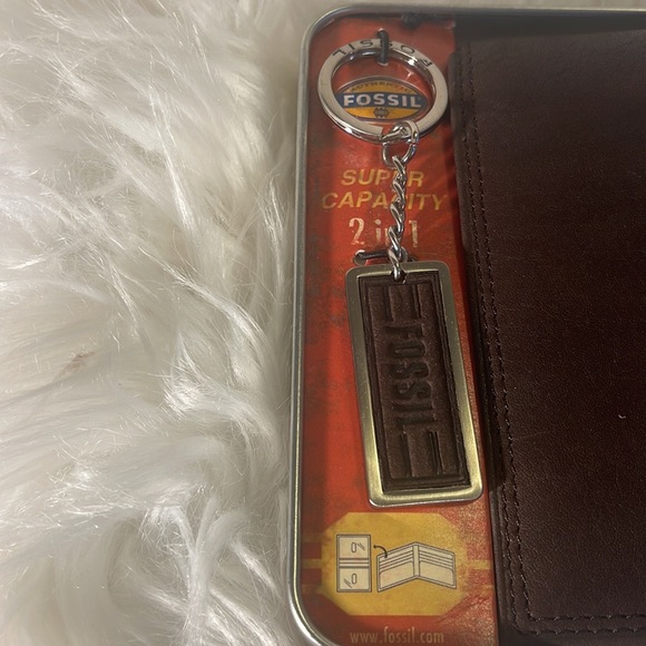 NEW Fossil Wallet & Keychain - Picture 3 of 8